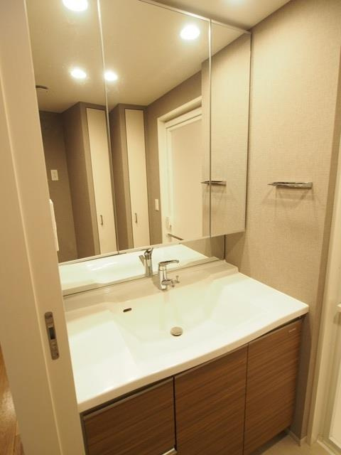 プレミスト都島パークフロントの洗面所