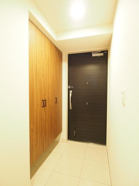 プレミスト都島パークフロントの玄関