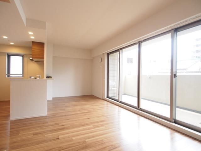 プレミスト都島パークフロントの居間・リビング