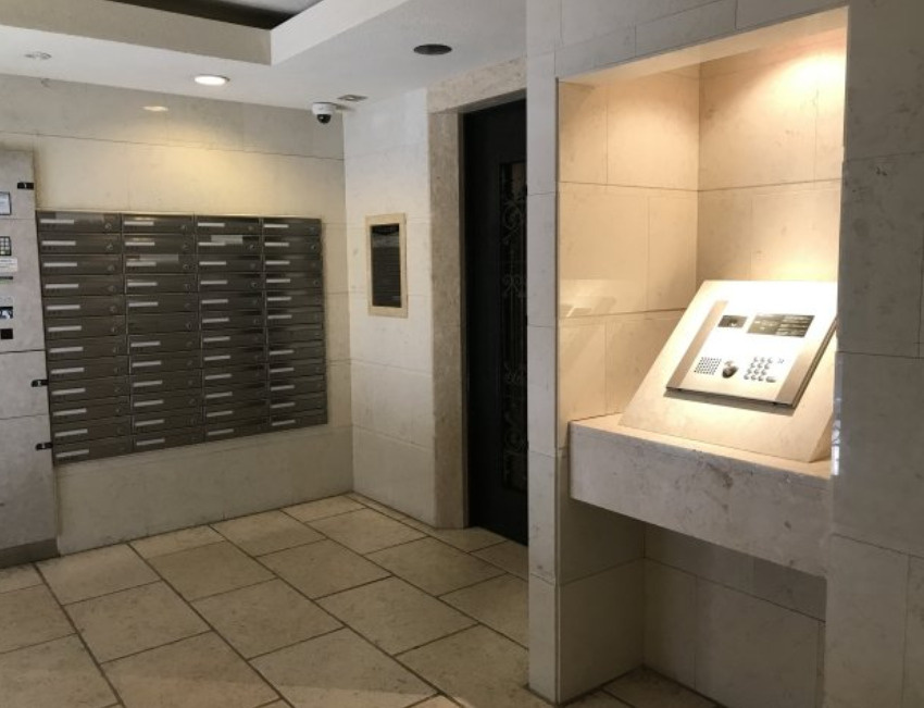 中野区江古田４丁目の賃貸マンションのエントランス