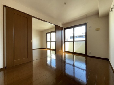 【洋室】 | ハニービレッジ | 洋室 ６帖