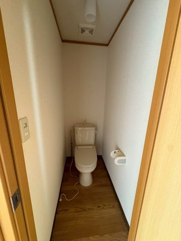 ハイツナカミチ２の玄関