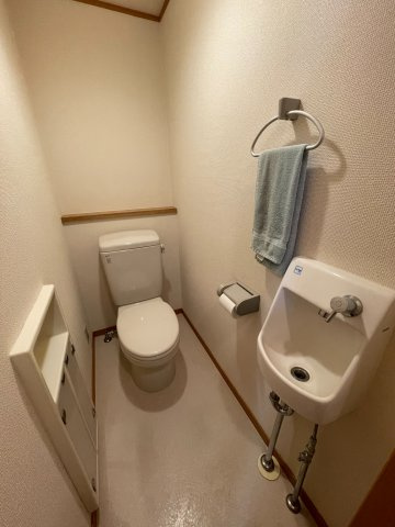 パインコートのトイレ|※別号室参考写真です