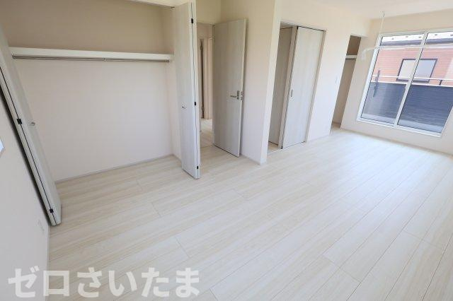 《仲介手数料無料》川越市今成２丁目14-8新築一戸建てブルーミングガーデンの洋室|お部屋を２つに区切ることもできます。