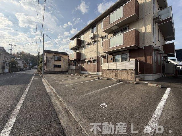 シャトレ城下の駐車場