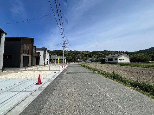 【その他】 | 福岡市西区今宿上ノ原第1　3号棟（全7棟）【仲介手数料無料・0円】 | 現地写真。前面道路です。