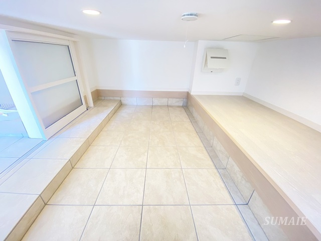 シャトン王子神谷の居間・リビング|5.25帖サービスルームです☆