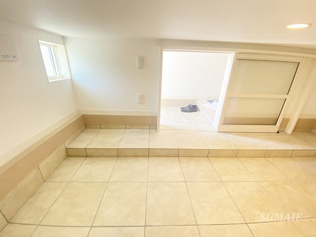 シャトン王子神谷の居間・リビング|サービスルームです☆