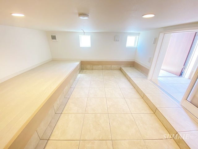 シャトン王子神谷の居間・リビング|サービスルームです☆