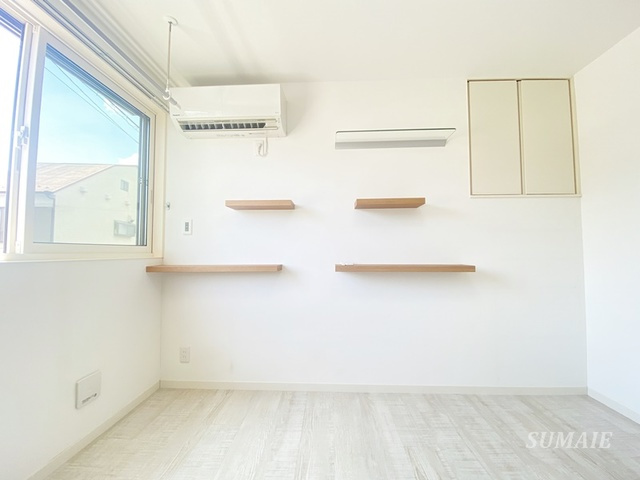 シャトン王子神谷の洋室|5.26帖洋室です☆