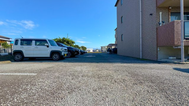 ボンベルソの駐車場