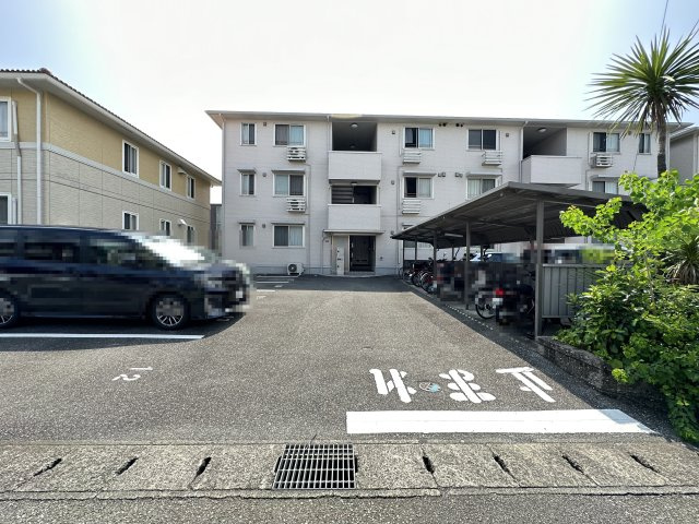 セジュール ｵｯﾂの駐車場