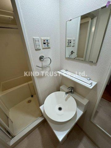 エスリード御堂筋梅田の洗面所|明るい洗面所です