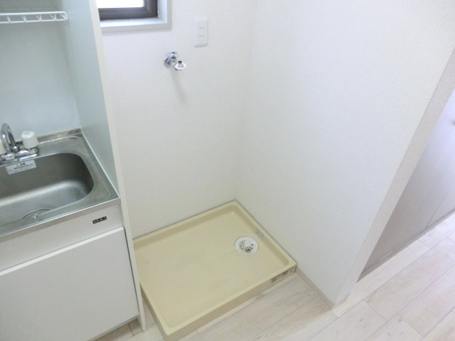 ミラヒルズの設備|★室内洗濯機置場＆換気用の小窓あり★