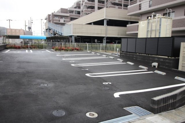 筑紫野市大字永岡のアパートの駐車場