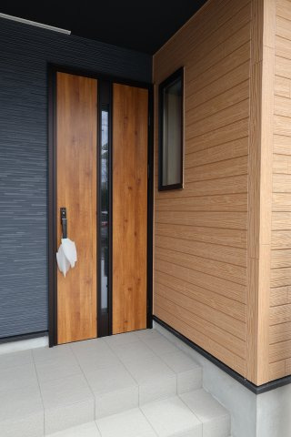《仲介手数料無料》川越市今成２丁目1-3新築一戸建てグラファーレの玄関