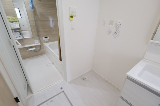 《仲介手数料無料》川越市今成２丁目1-3新築一戸建てグラファーレのランドリースペース