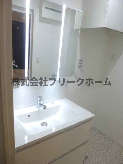 三鷹市下連雀２丁目の賃貸マンションの洗面所