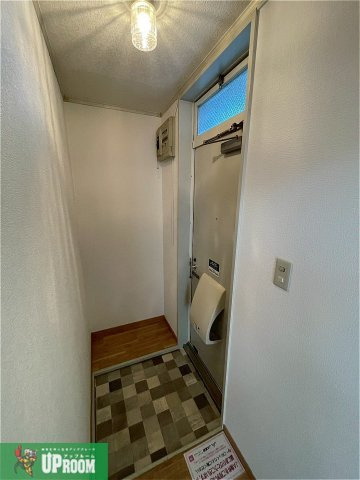 ファミール城東の玄関