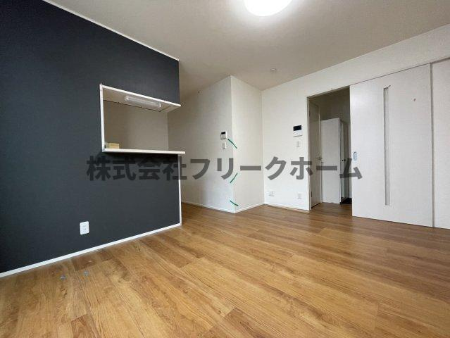 三鷹市井の頭３丁目のアパートの居間・リビング
