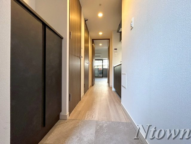 【玄関】 | S-RESIDENCE名駅北alesia(アレシア) | 収納もある玄関です