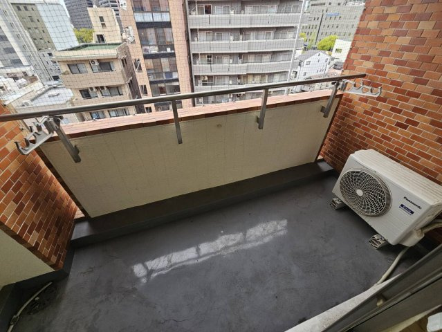 万葉ハイツ元町のバルコニー