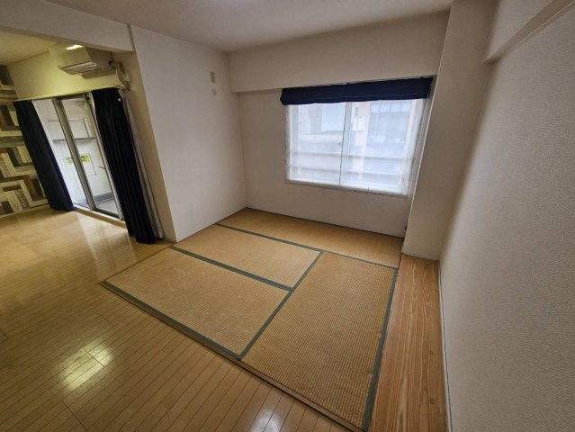 万葉ハイツ元町の居間・リビング