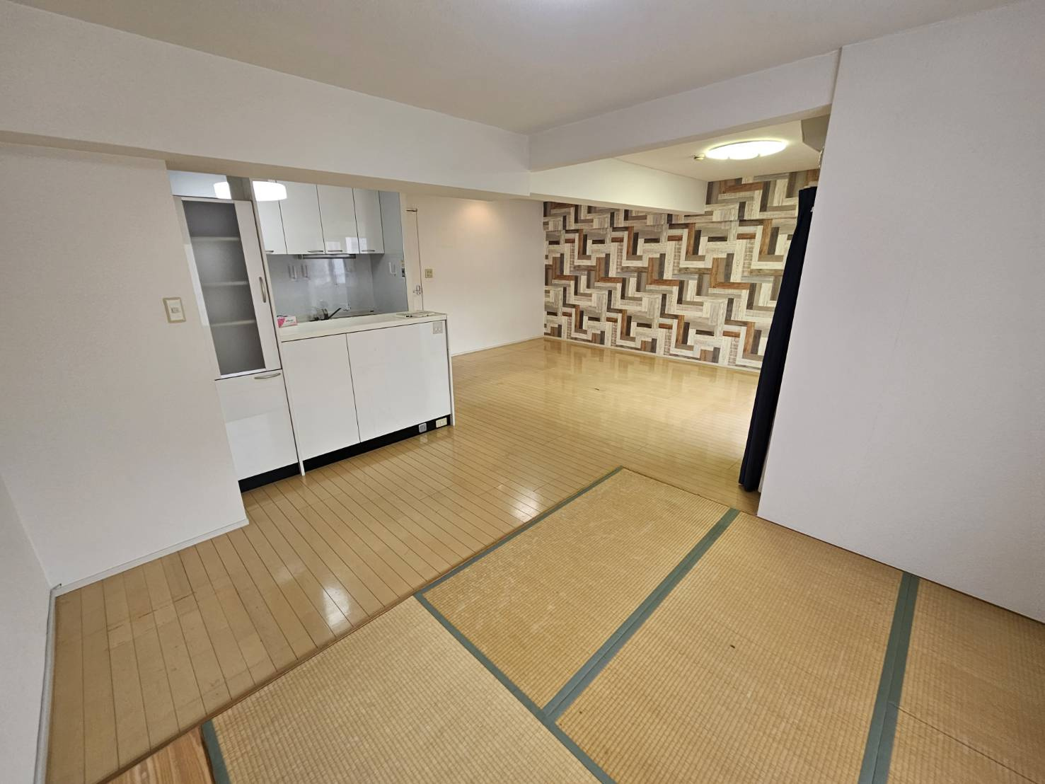 万葉ハイツ元町のロビー