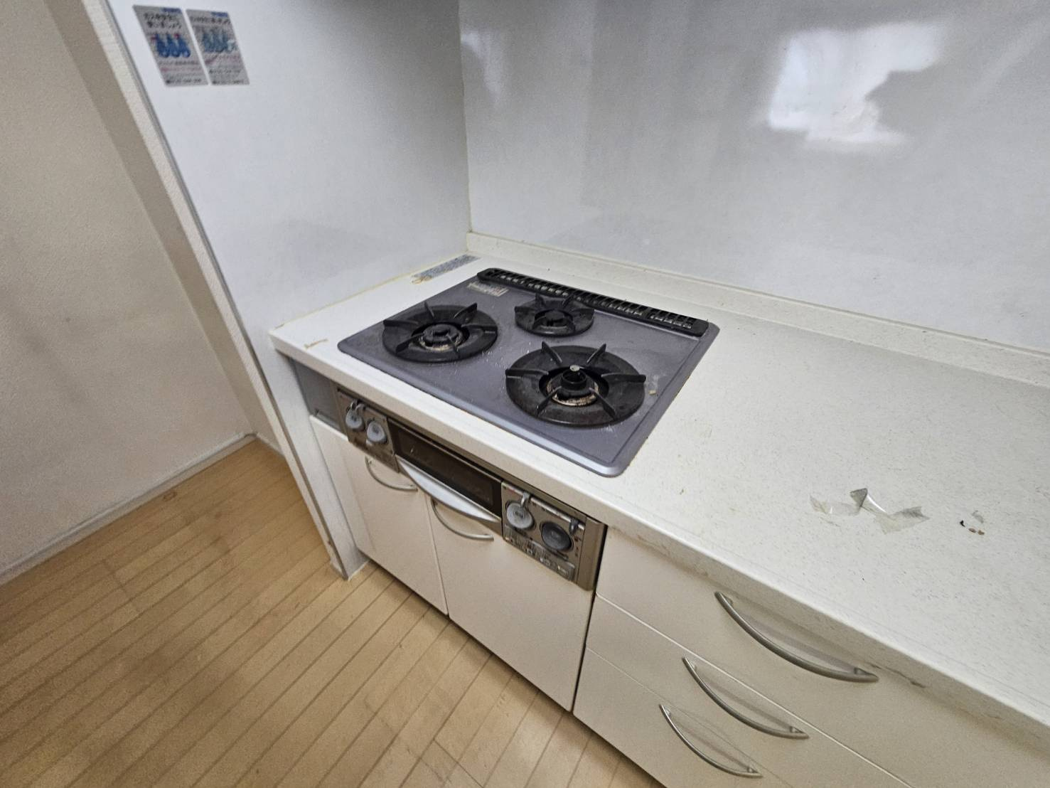 万葉ハイツ元町のキッチン