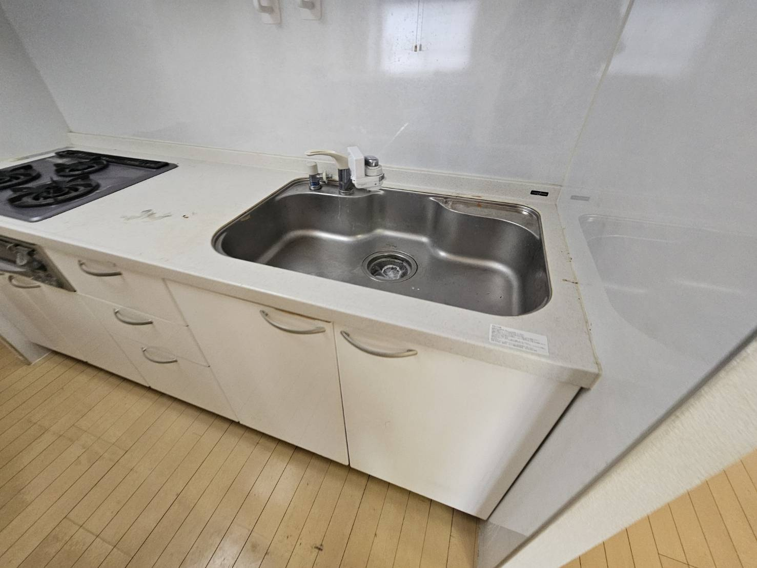 万葉ハイツ元町のキッチン