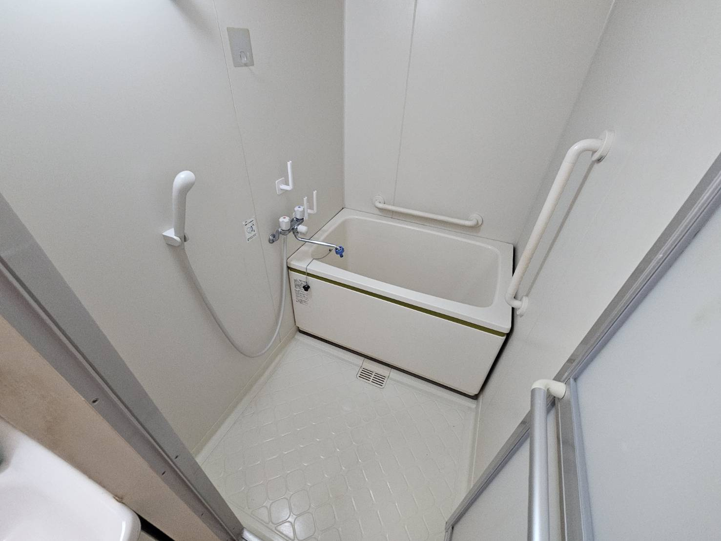 万葉ハイツ元町の浴室