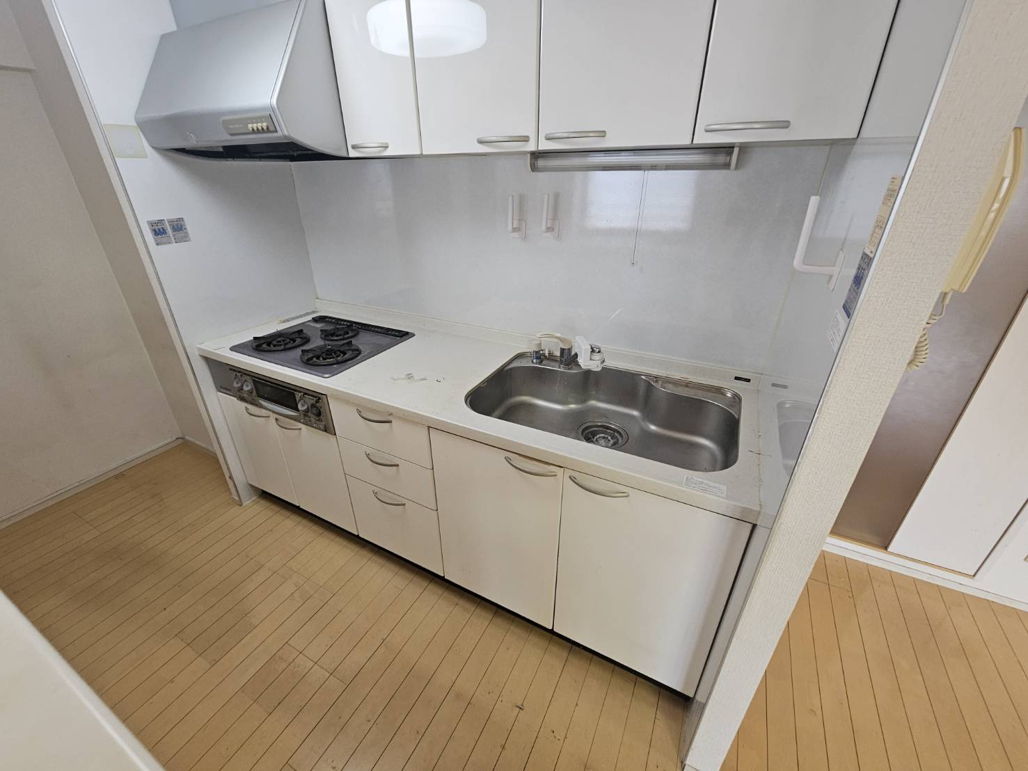 万葉ハイツ元町のキッチン