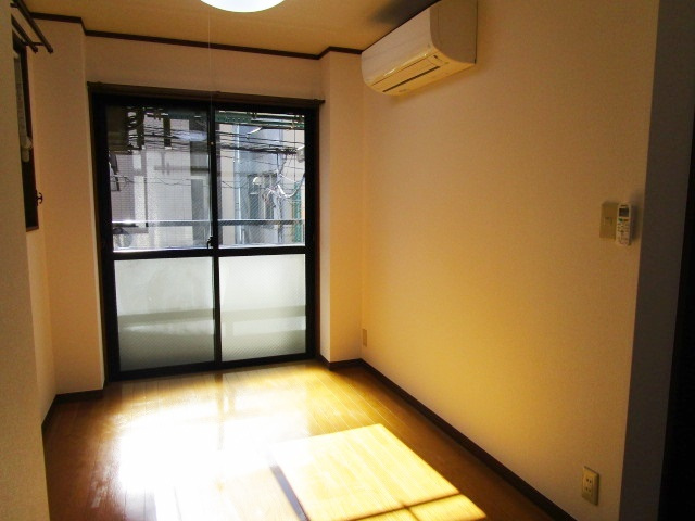 サクラコーポの居間・リビング|陽当りの良いお部屋です！