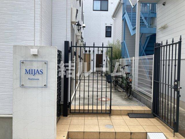 板橋区赤塚新町３丁目のアパートのエントランス