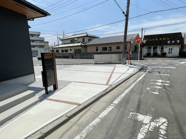 高崎市新町（全3棟）3号棟の前面道路含む現地写真