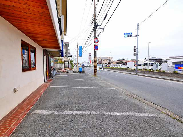 ヤマモト店舗の駐車場