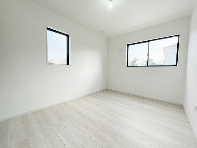 新築戸建・新築建売　玉村町9期　芝根小学校・南中学校の洋室|リビング隣の洋室は将来の介護スペースとしても人気の一部屋！