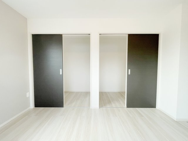 新築戸建・新築建売　玉村町9期　芝根小学校・南中学校の収納|ウォークインクローゼット2カ所！引戸なので使いやすいです！