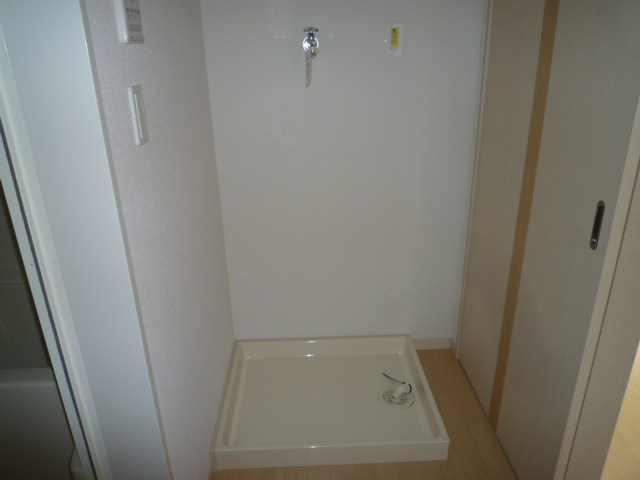 ＦＬＯＷＥＲ　ＬＯＡＤ　３２５のその他|洗濯機置き場