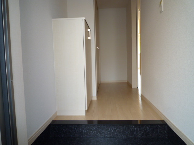 ＦＬＯＷＥＲ　ＬＯＡＤ　３２５の玄関