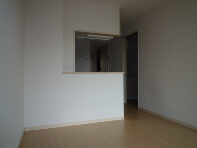 ＦＬＯＷＥＲ　ＬＯＡＤ　３２５の居間・リビング|ダイニング