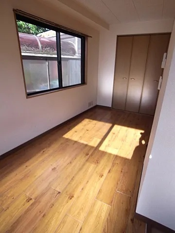 グリーン本山の居間・リビング