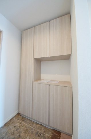 ローレルコート観音新町の収納|玄関に大容量のシューズボックスがあります