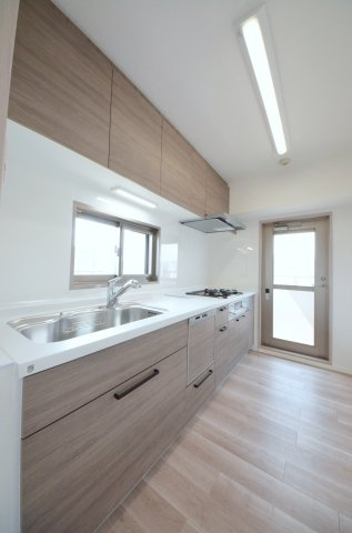 ローレルコート観音新町の居間・リビング|2026年1月フルリノベーション済
南西向きで陽当良好です