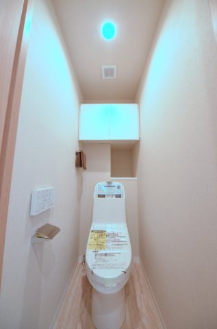 藤和シティコープ舟入のトイレ|トイレも新規交換済。
勿論ウォシュレット付です。