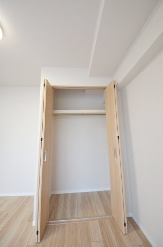 藤和シティコープ舟入の浴室|人気の換気乾燥暖房機付き。広々としたサイズの浴室を採用。足を伸ばして肩までゆったり浸かれるバスタブで、一日の疲れを心地よく解きほぐせます。