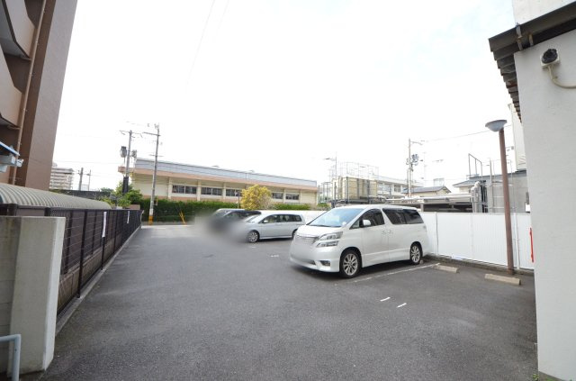 藤和シティコープ舟入の収納|敷地内平面駐車場月額15000円
空き状況は要確認