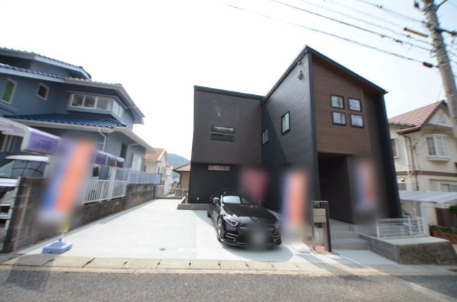 美鈴が丘緑二丁目の外観|敷地広々51坪
駐車3台可能です