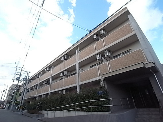 クレインフィールズ灘の外観