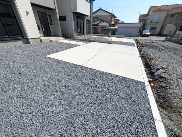 水戸市東台　1期　新築戸建　2号棟の駐車場|駐車は3台可能です♪
